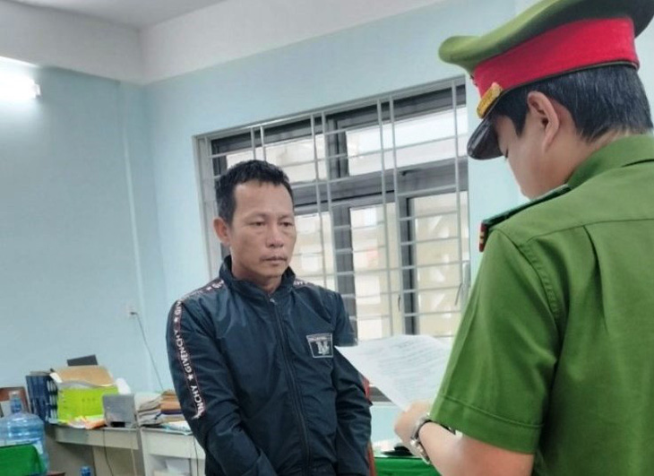 Vietnam police arrest man for breaking delivery worker's arms