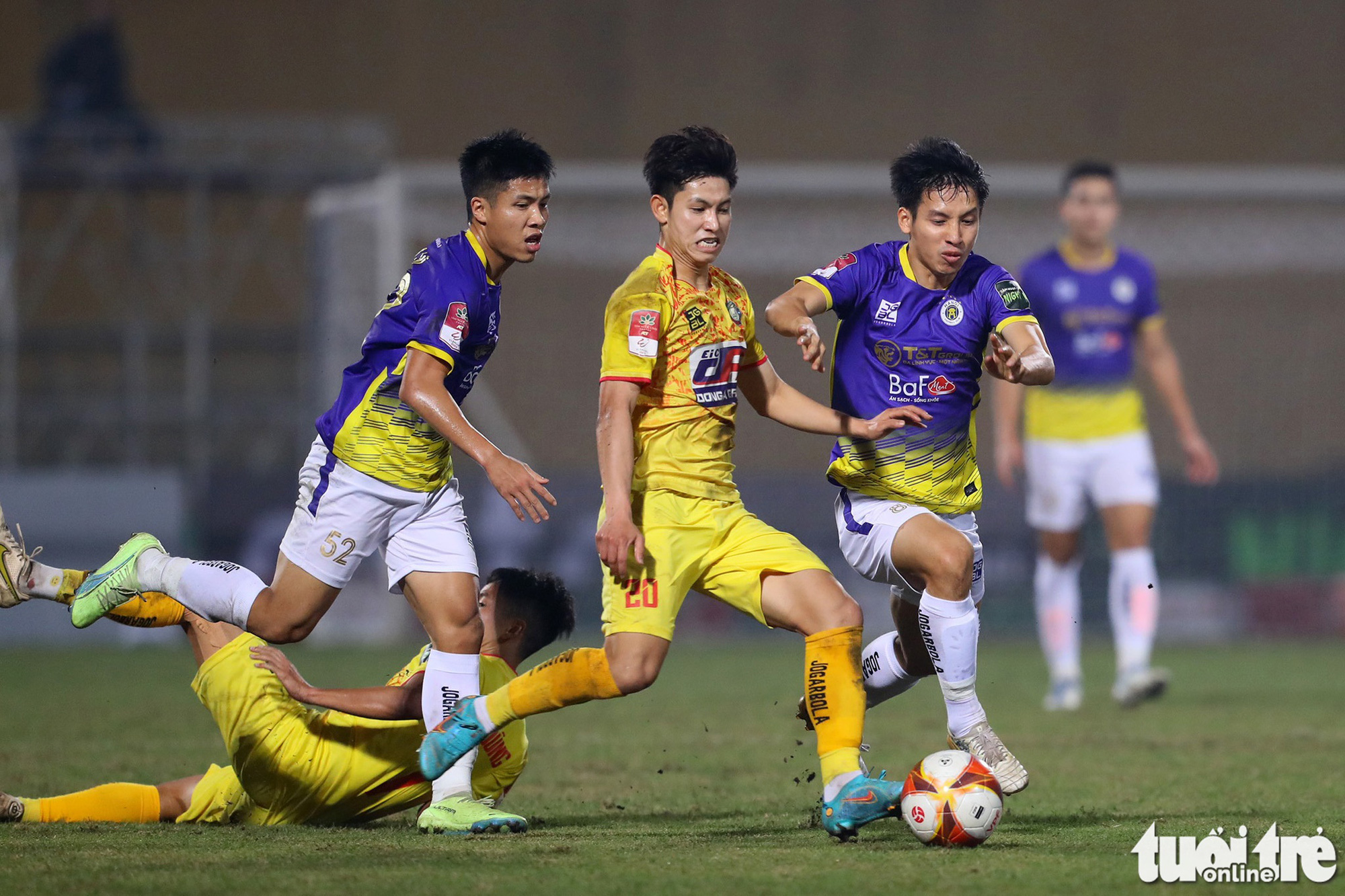 Vietnam football experts complain about interruptions in top-tier league due to int’l tourneys