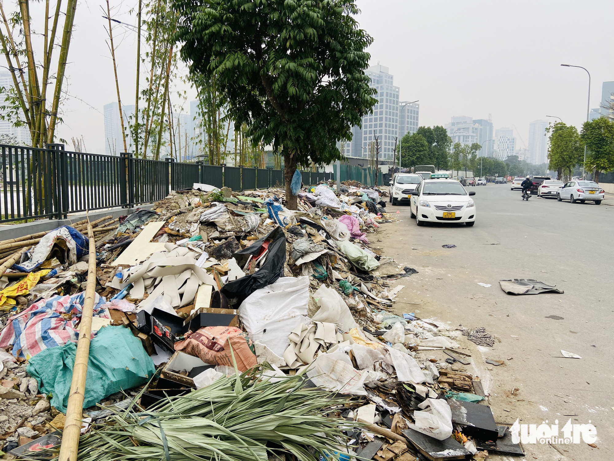 Illegal dumping persists in Hanoi