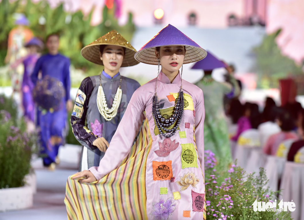 Celebrities join opening ceremony of 9th Ho Chi Minh City Ao Dai Festival