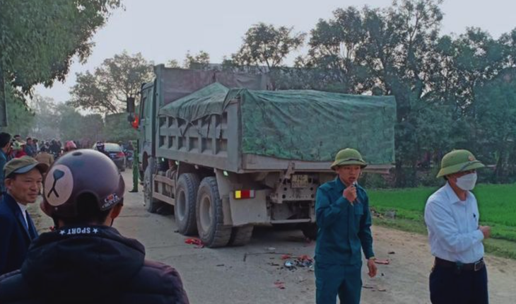 Mother, 2 children killed, 1 injured in collision with truck in north-central Vietnam