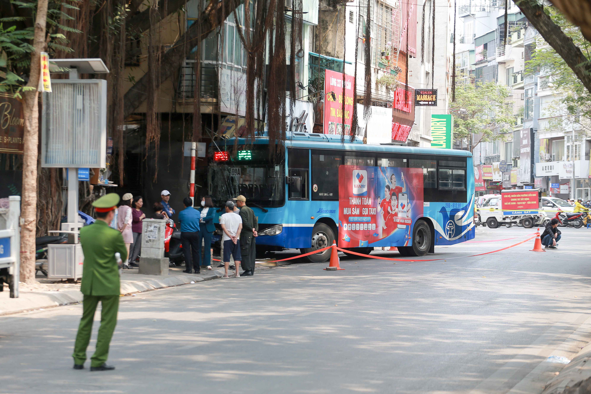 At least two hospitalized after bus crashes into Hanoi eatery