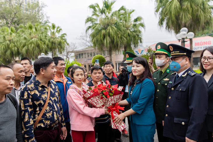 Vietnam welcomes first Chinese tourists since start of pandemic via northern border gate