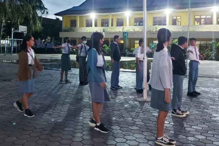 Dawn school trial for drowsy teens draws outcry in Indonesia