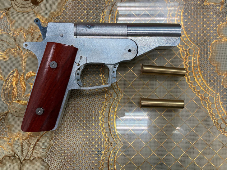 Disassembled homemade gun detected at Da Nang airport