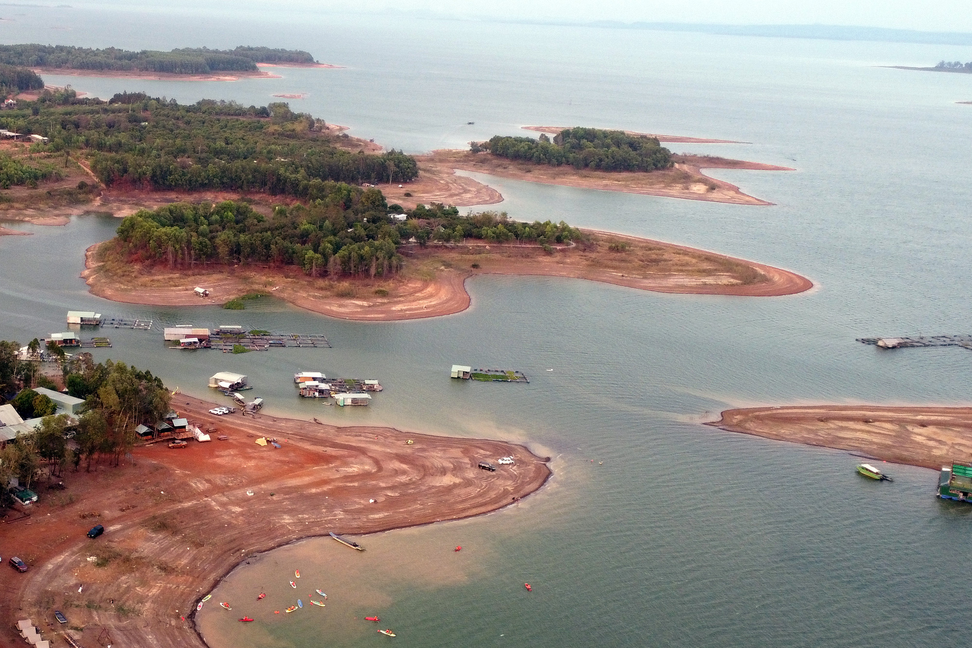 3 drown in southern Vietnamese hydropower reservoir