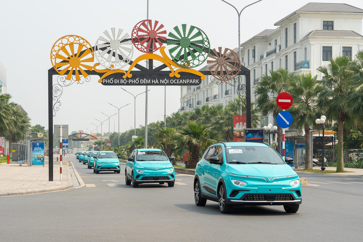 Electric taxi services to debut in Hanoi this week
