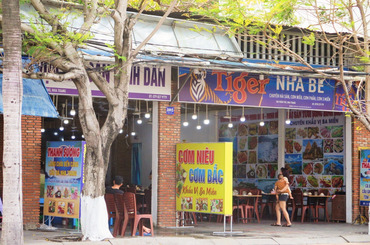 Officials order verification of overcharging claim at seafood eatery in Nha Trang