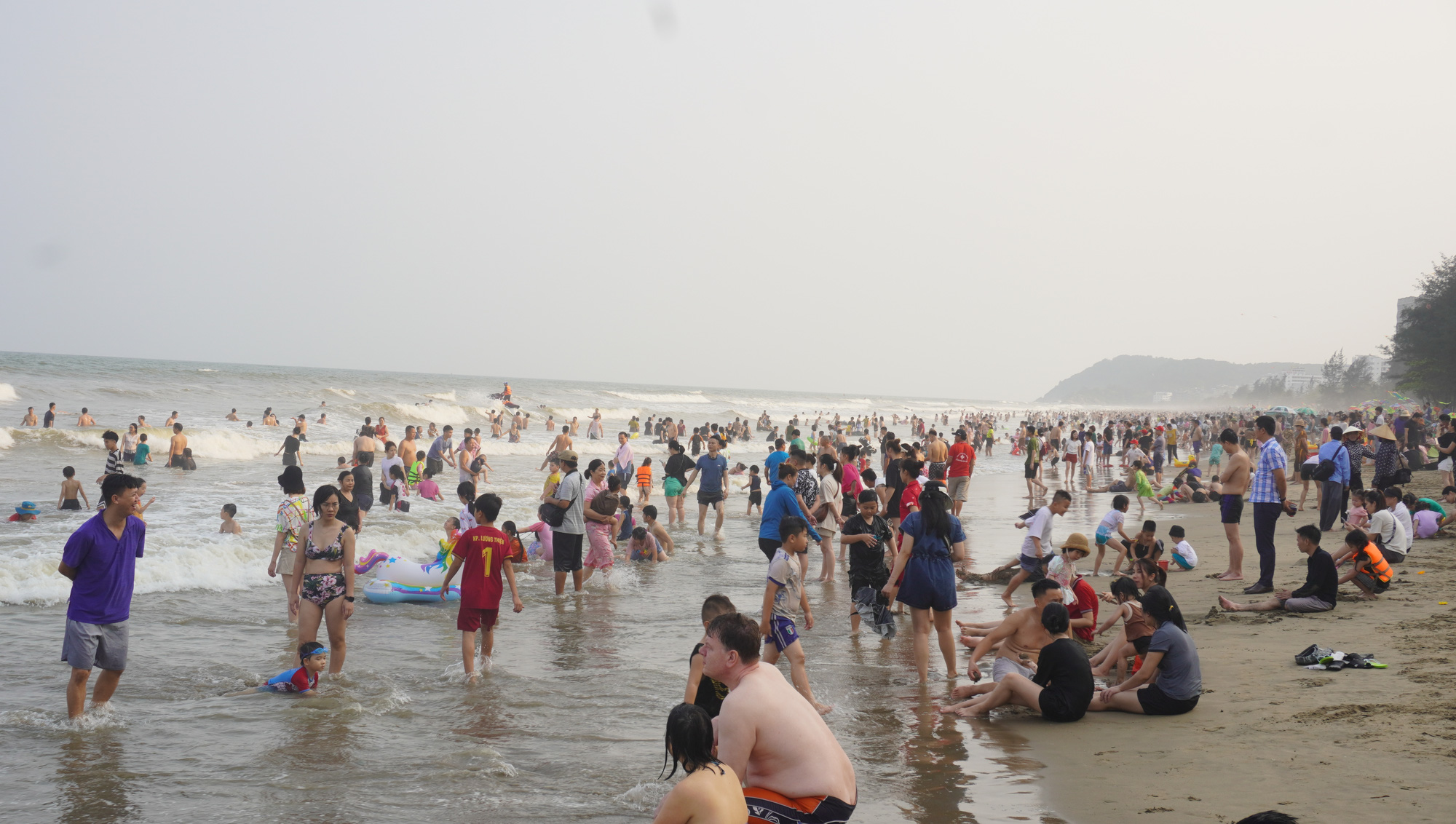 Sam Son beach tourism season starts in north-central Vietnam
