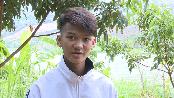 Boy saves three schoolgirls from drowning in northern Vietnam