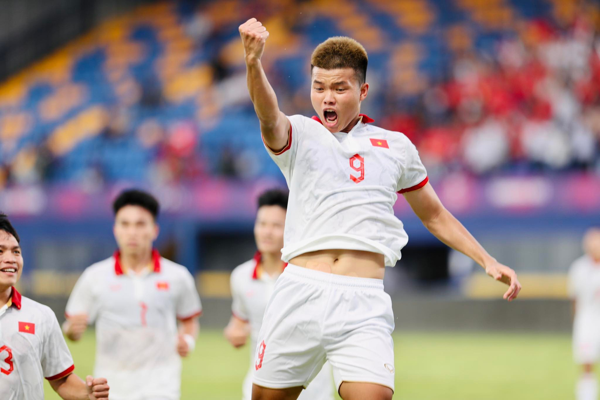 Vietnam trump Singapore, Malaysia in men’s, women’s football at 2023 SEA Games