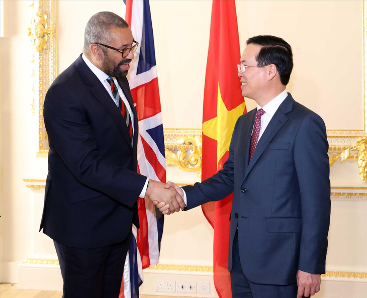 Vietnamese State President meets leaders of other nations in UK