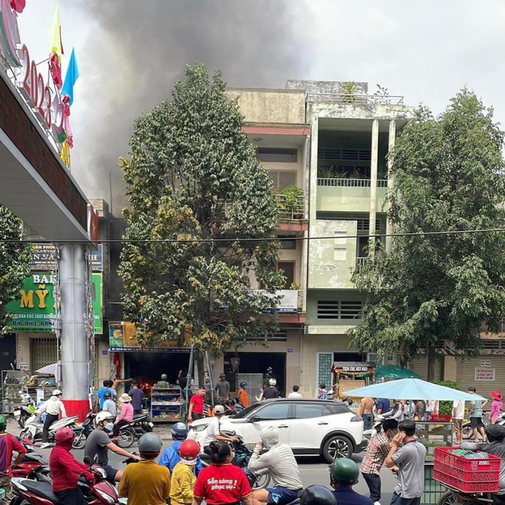 Man kills himself, injures 3 by setting fire to house in southern Vietnam