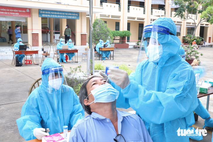 Vietnam mulls over declaring end of COVID-19 pandemic