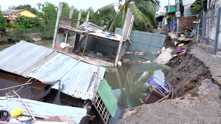 Landslides rampant in southern Vietnam