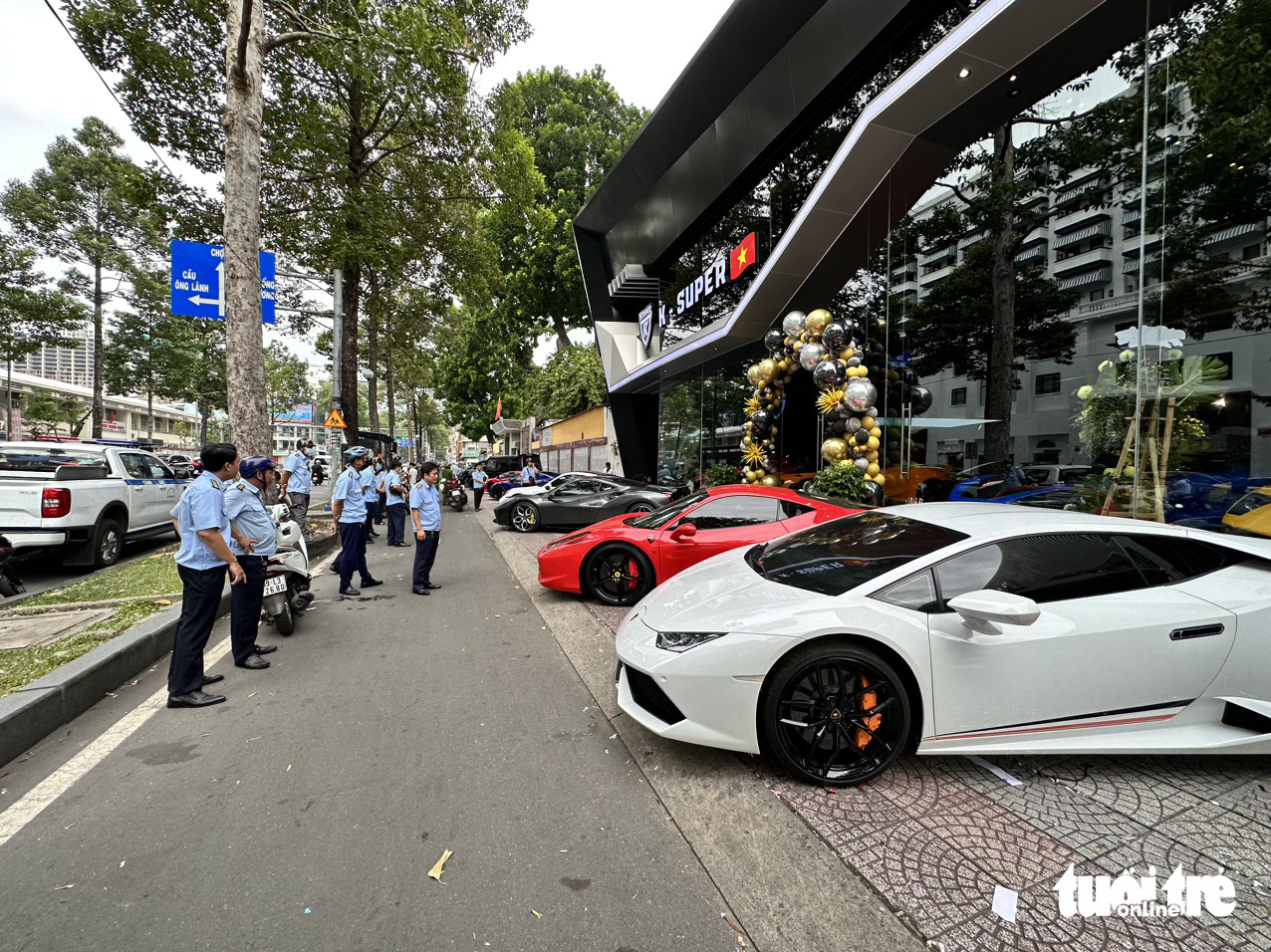 Ho Chi Minh City dealer fined for displaying supercars on sidewalk
