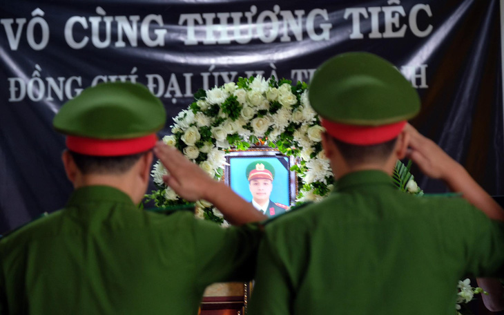 Vietnam honors 6 martyrs of shootings in Dak Lak
