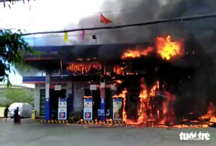 Vietnam gas station catches fire as customer throws burning cigarette end