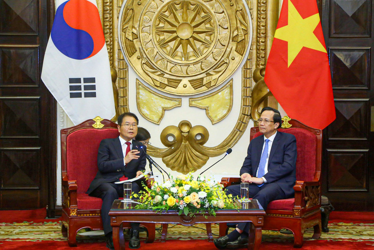 S.Korean Minister says will propose admitting more Vietnamese laborers