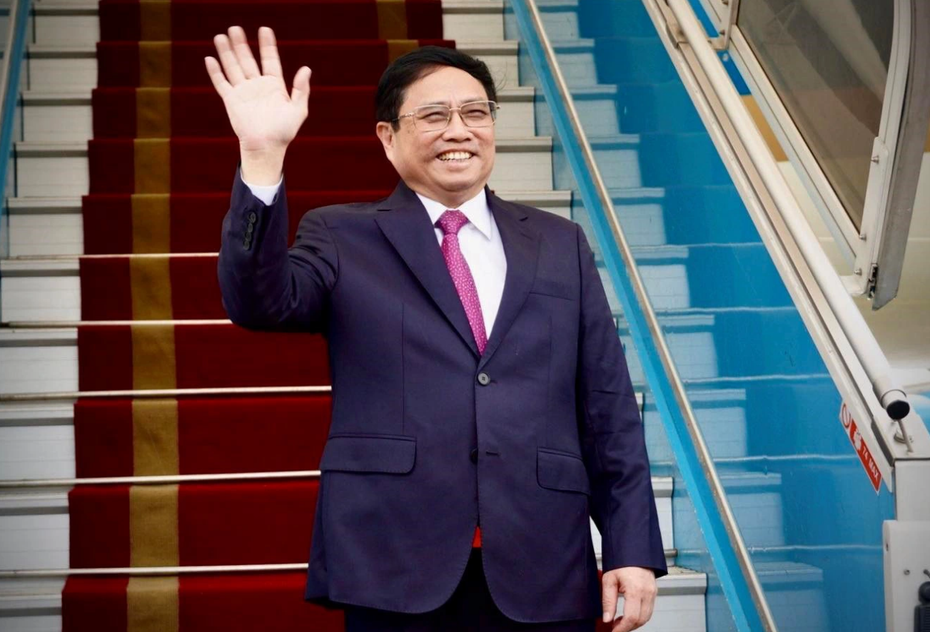 Vietnam PM sets off for China