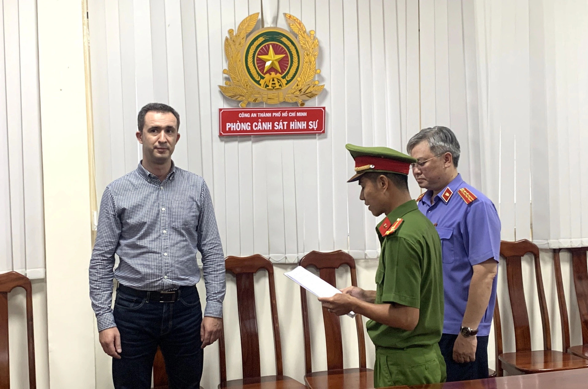 Russian detained for running loan shark ring in Ho Chi Minh City