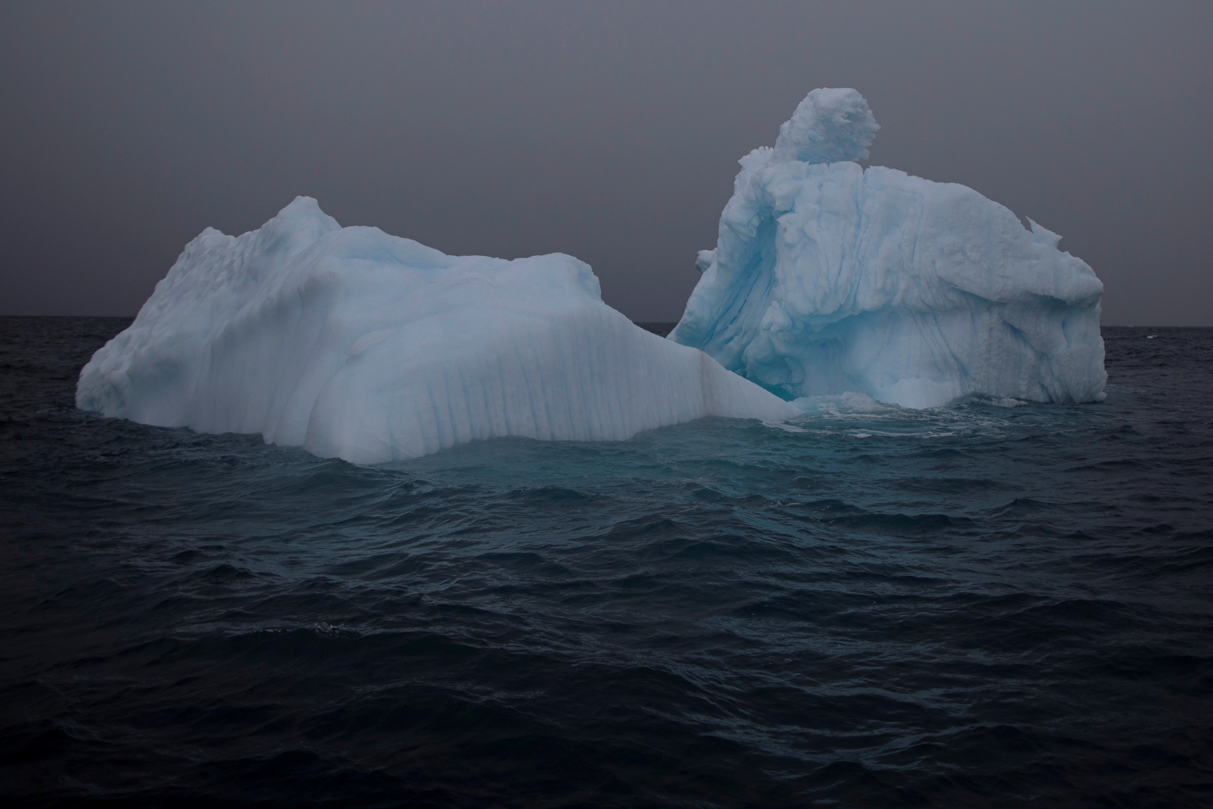 Antarctic ice levels undergo 'massive decrease', data shows