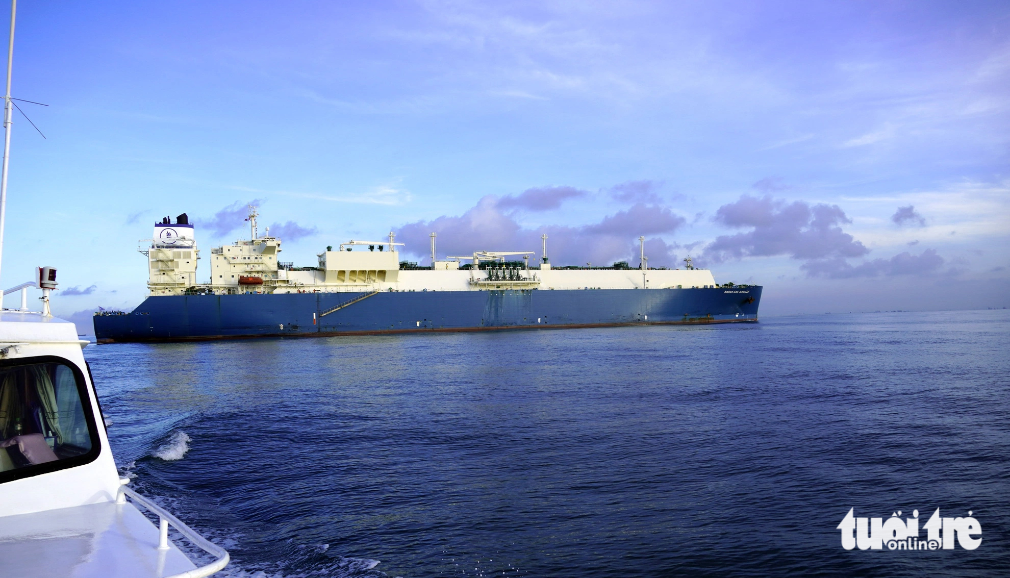 Vessel carrying 70,000 metric tons of liquefied natural gas arrives at southern Vietnam port