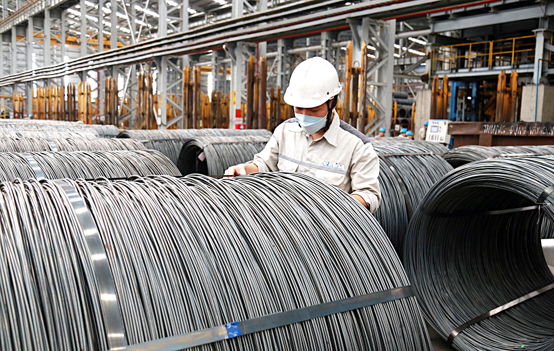 Steel imports flood Vietnam, diminishes domestic production