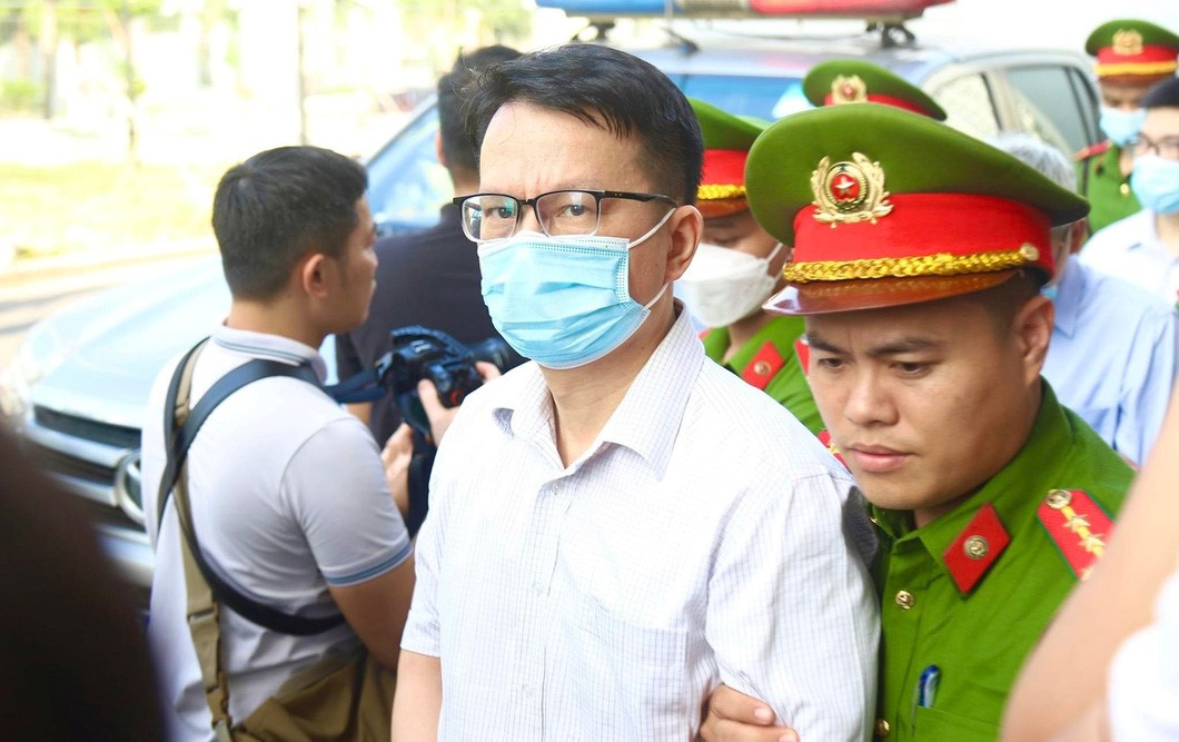 Nearly 1,900 Vietnamese freed convicts from Malaysia victims of pandemic repatriation flight scandal