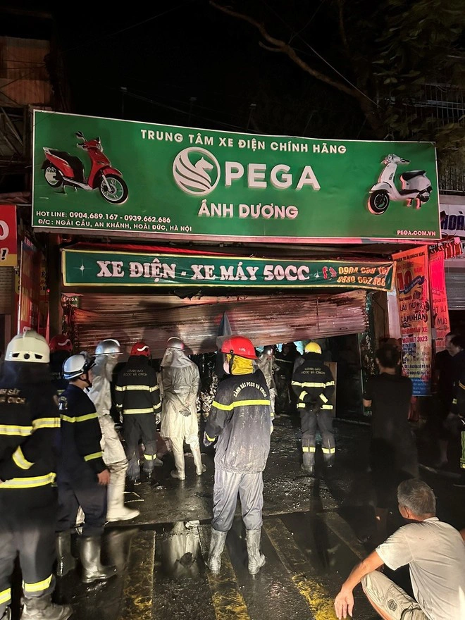 Electric vehicle store fire kills 3 family members in Hanoi