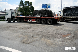 National highway in southern Vietnam badly deteriorates after toll collection halted