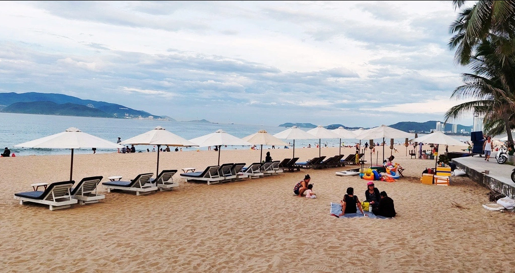 Beach space prioritized for locals, tourists in Vietnam’s Nha Trang