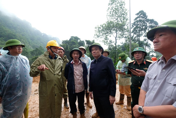 Landslides, whirlwinds leave 6 dead, 1 missing in Vietnam