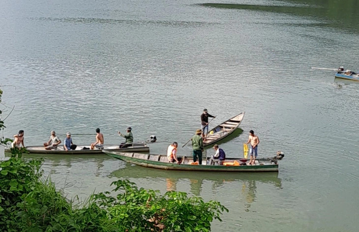 Boat accident in central Vietnam leaves 1 dead, 1 missing