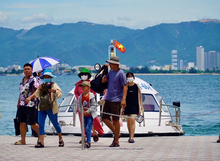 Vietnam mulls over forming int’l sea tourism service hubs in central region