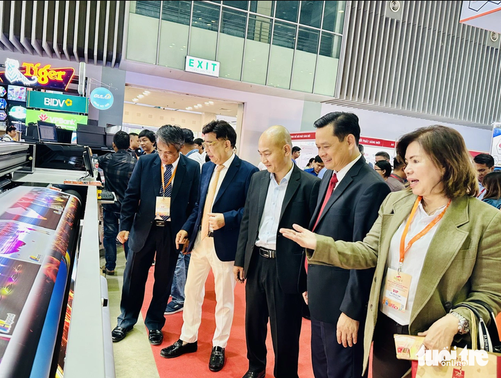 Foreign businessmen eye advertising investments in Vietnam