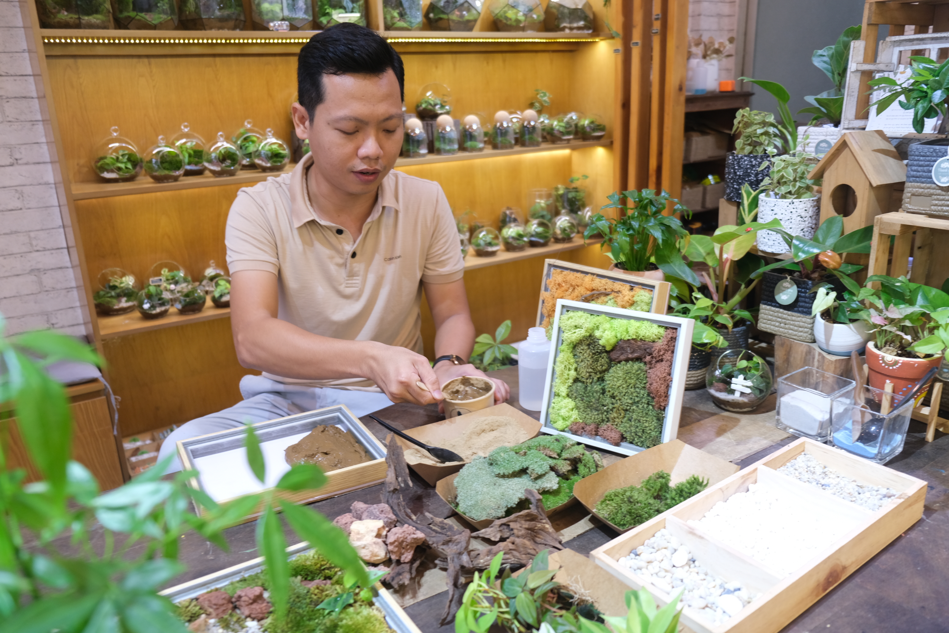 This artist turns moss into art pieces in Ho Chi Minh City
