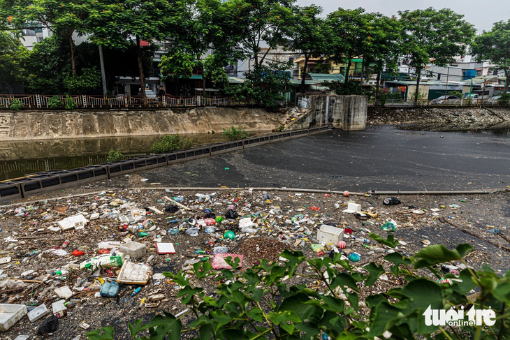 Hanoi needs strong financial resources to revive polluted rivers: expert