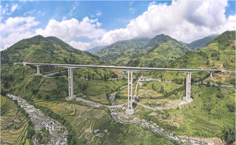 Vietnam’s tallest viaduct undergoes trial operation