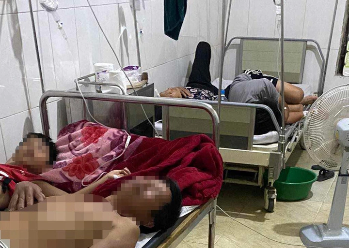 9 hospitalized after eating raw blood soup in north-central Vietnam