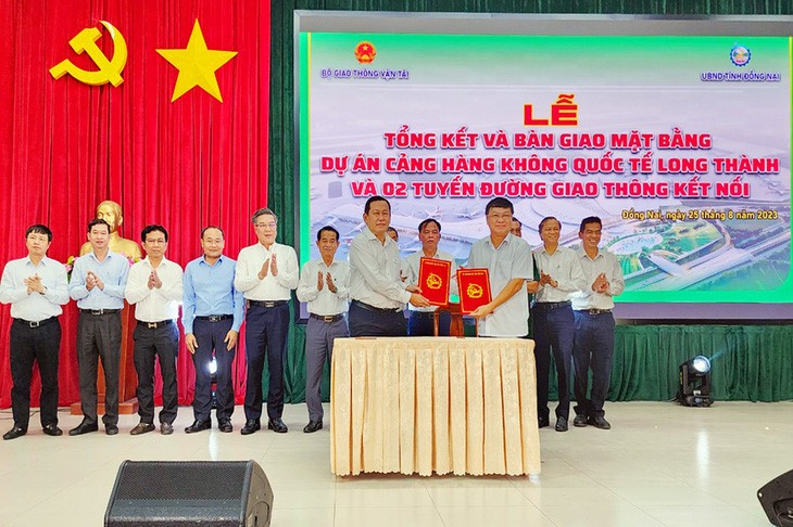 Investor proposes delaying planned completion of Vietnam's Long Thanh  airport project component