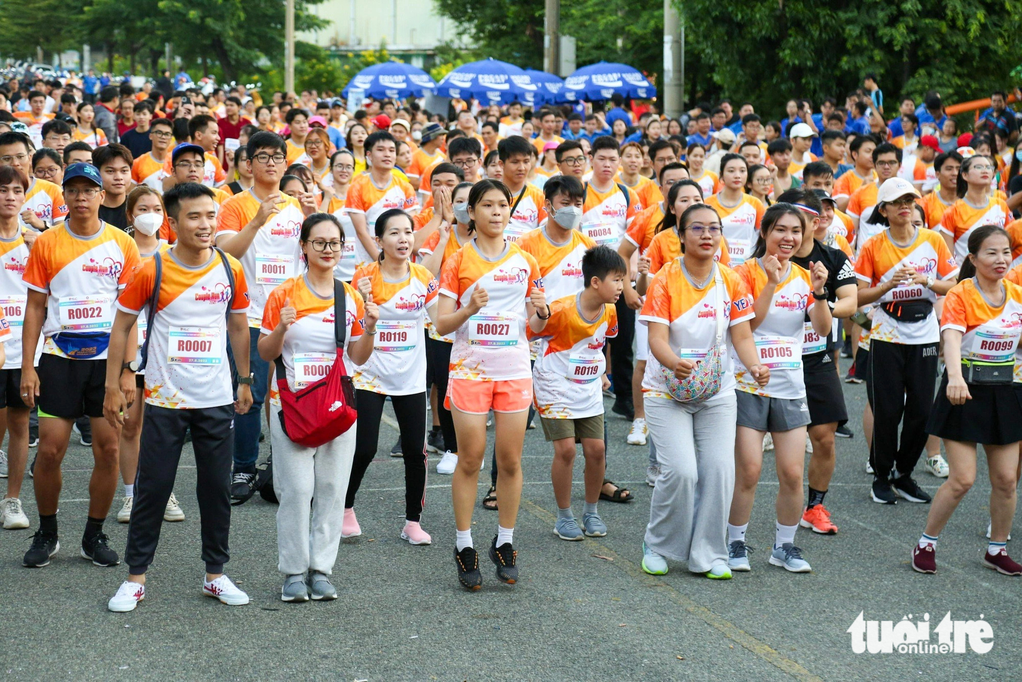 Over 1,000 running couples raise fund for mass wedding in Ho Chi Minh City