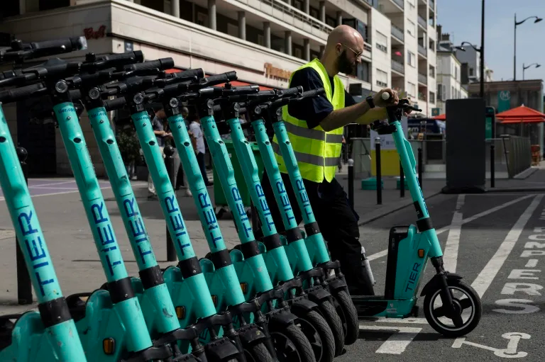 Paris bids adieu to love-or-hate electric scooters