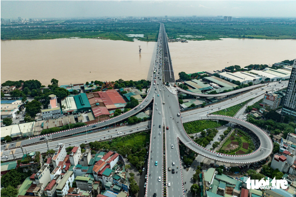 2nd phase of Vinh Tuy Bridge opened to traffic in Hanoi