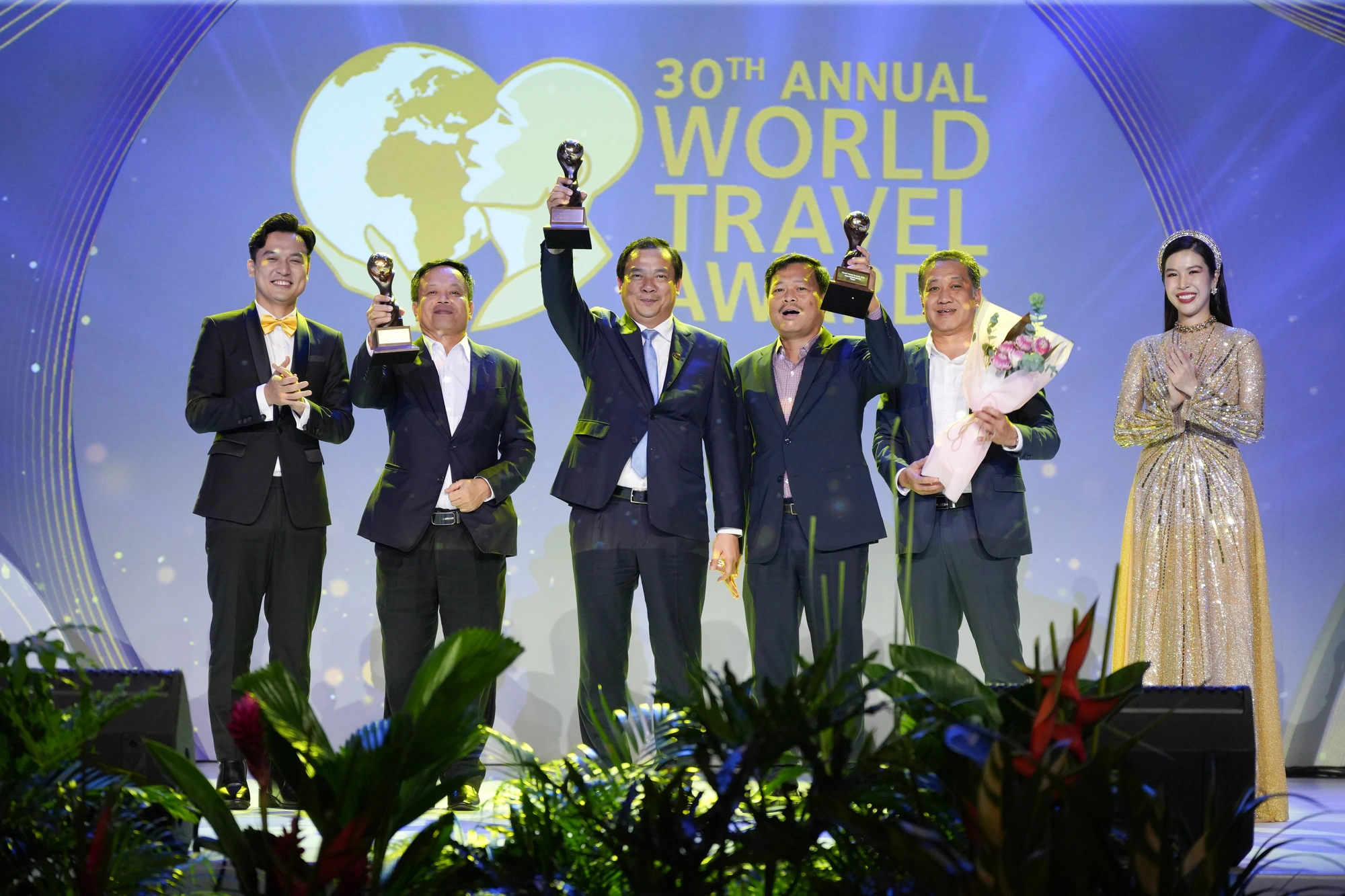 Rain of titles for Vietnam at 30th World Travel Awards