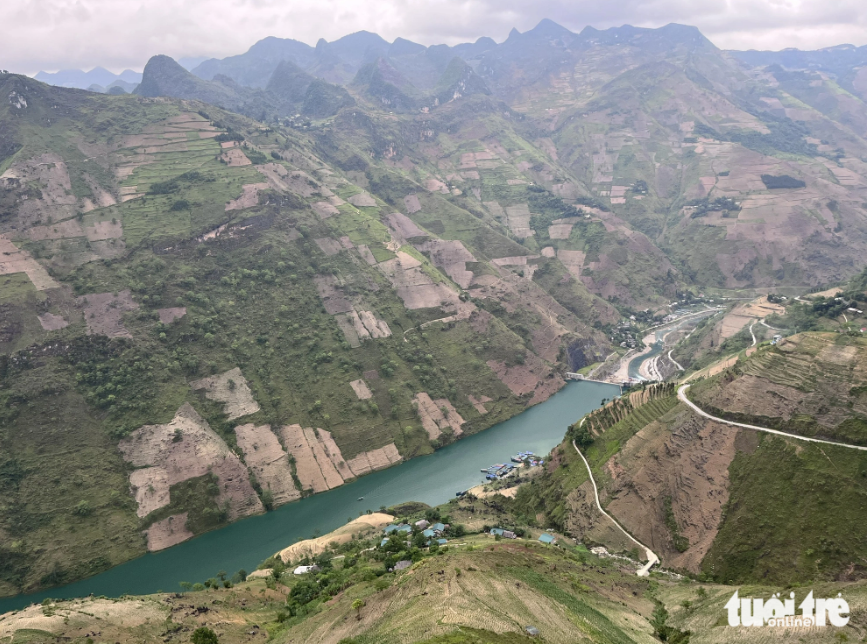 Vietnam’s Ha Giang restarts tourist boat service on renowned Nho Que River