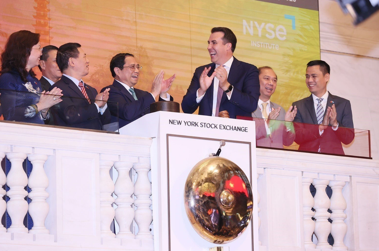 Vietnamese PM rings opening bell at NYSE