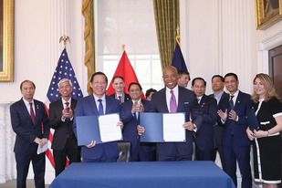 Ho Chi Minh City, New York set up twinning ties to foster cooperation