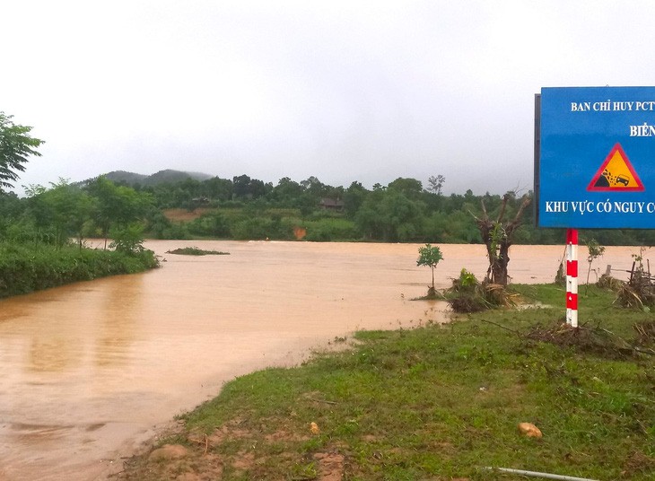 Over 4,300 students out of school due to floods in north-central Vietnam