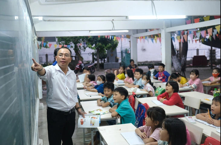 Man spends decade offering free classes to disadvantaged children in southern Vietnam